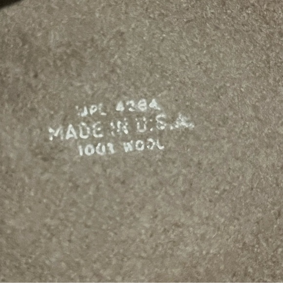 Vintage Brown Hat with Black Accent - Picture 3 of 3